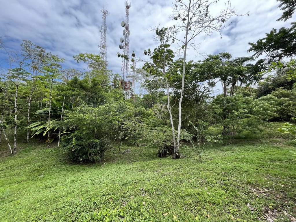 3,407 m² elevated lot with views over Bocas Town and bay for sale on Isla Colón — photo 7
