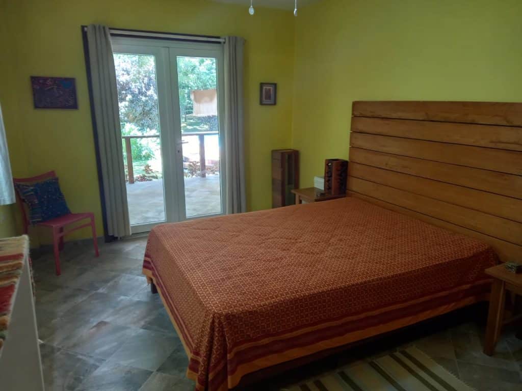 Three-bedroom home for sale near the surf at Playa Bluff, Isla Colón, Bocas del Toro — photo 2
