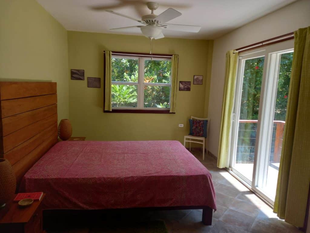Three-bedroom home for sale near the surf at Playa Bluff, Isla Colón, Bocas del Toro — photo 6