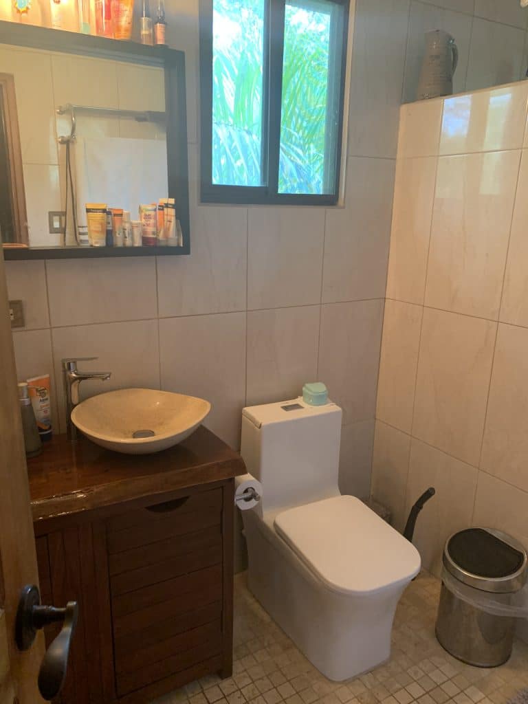 Airbnb-ready 280 m² home on fenced grounds for sale in Big Creek, Isla Colón — photo 27