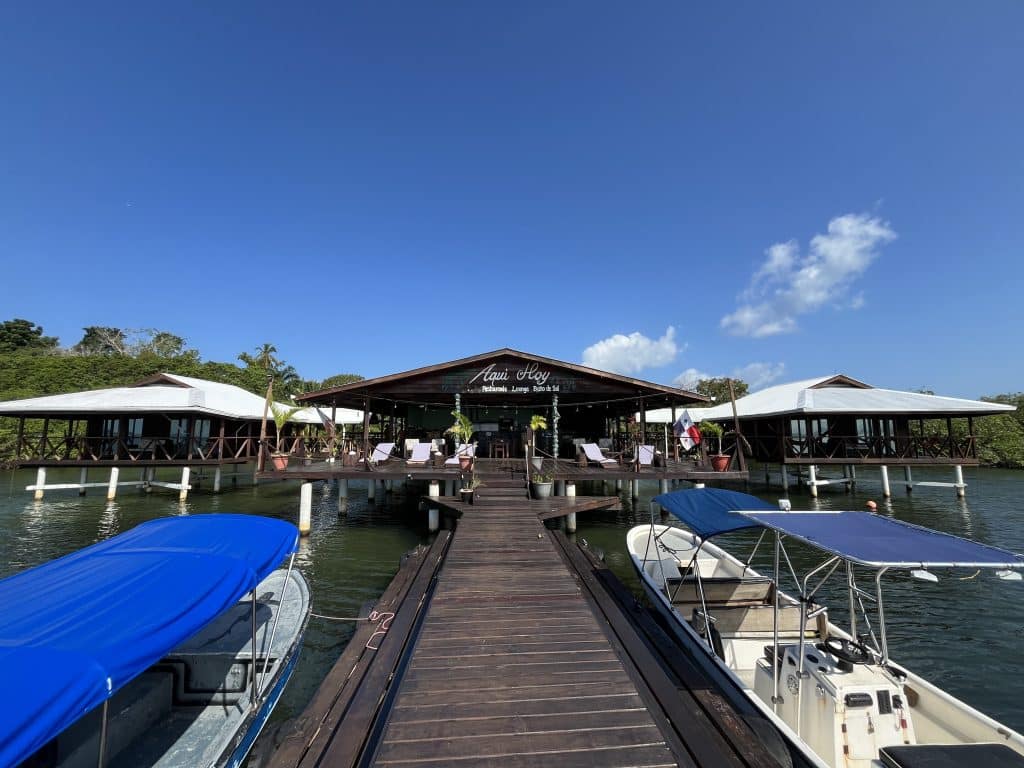 Overwater resort with seven suites for sale on Isla Solarte, Bocas del Toro — photo 3