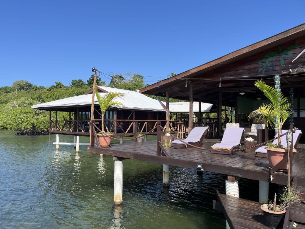 Overwater resort with seven suites for sale on Isla Solarte, Bocas del Toro — photo 6