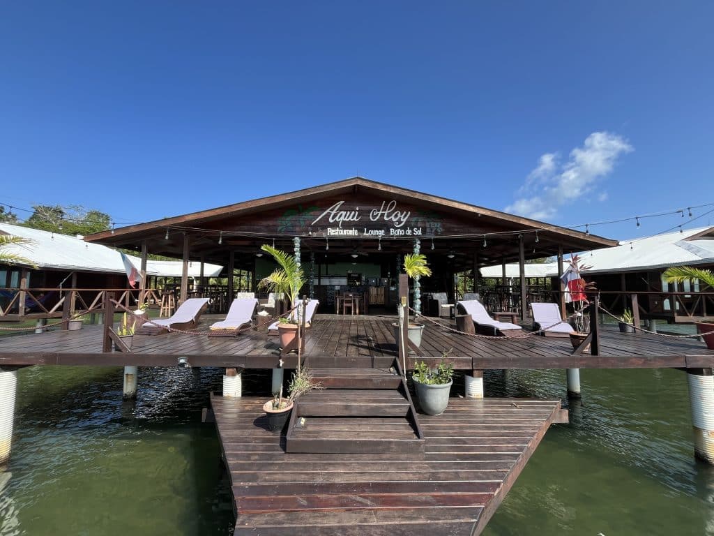 Overwater resort with seven suites for sale on Isla Solarte, Bocas del Toro — photo 7