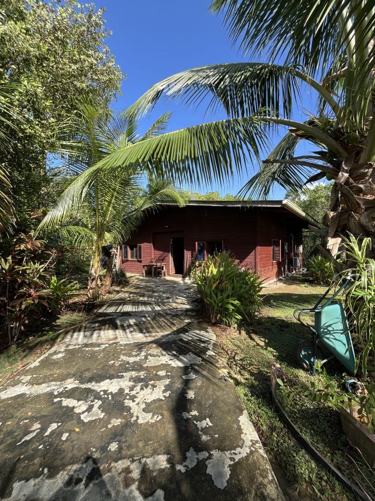 Overwater resort with seven suites for sale on Isla Solarte, Bocas del Toro — photo 18