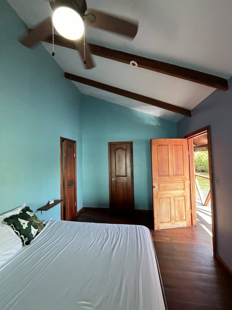 Overwater resort with seven suites for sale on Isla Solarte, Bocas del Toro — photo 30