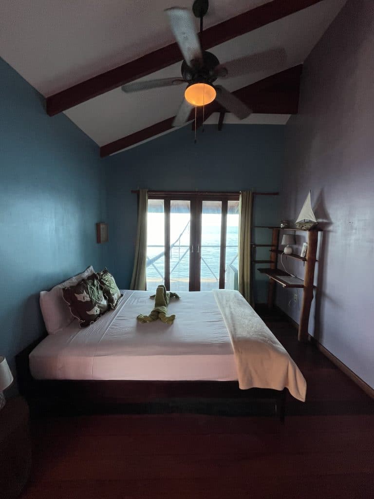 Overwater resort with seven suites for sale on Isla Solarte, Bocas del Toro — photo 32