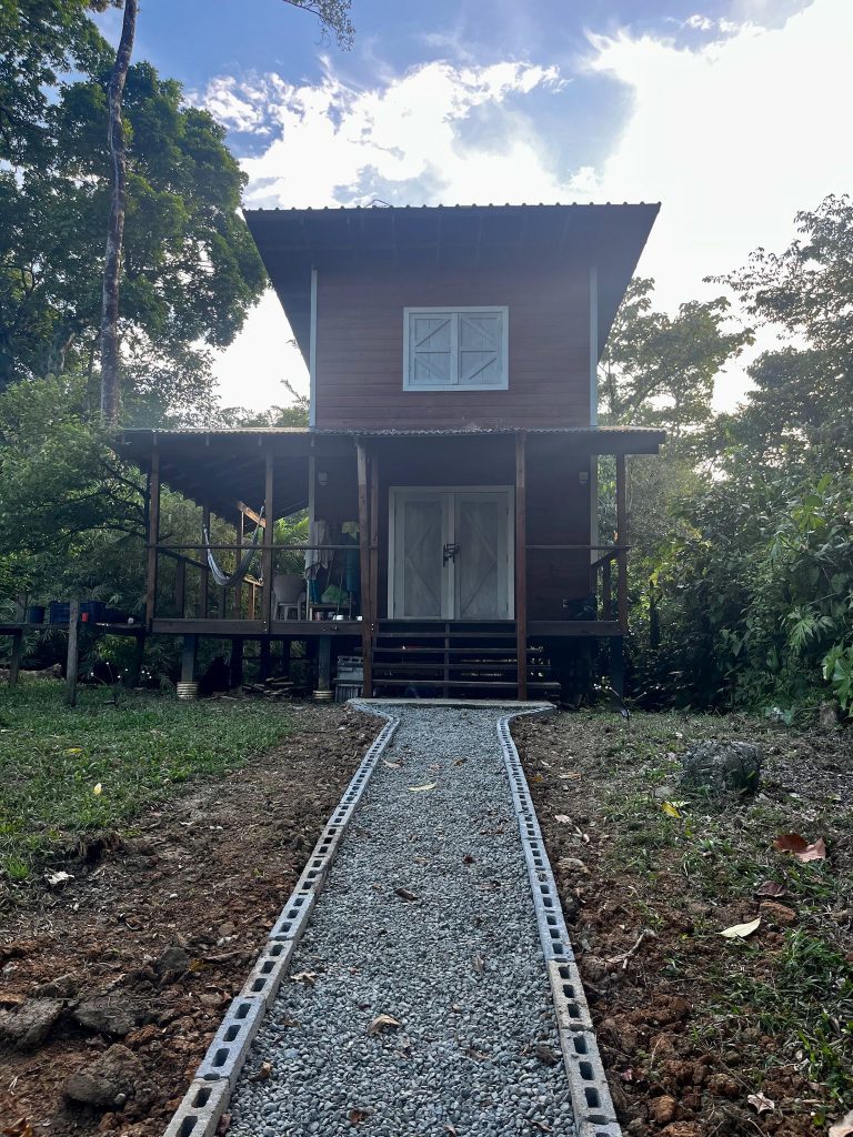 Off-grid cabin and titled land for sale on Isla Solarte, Bocas del Toro — photo 7