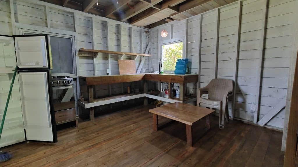 Off-grid cabin and titled land for sale on Isla Solarte, Bocas del Toro — photo 5