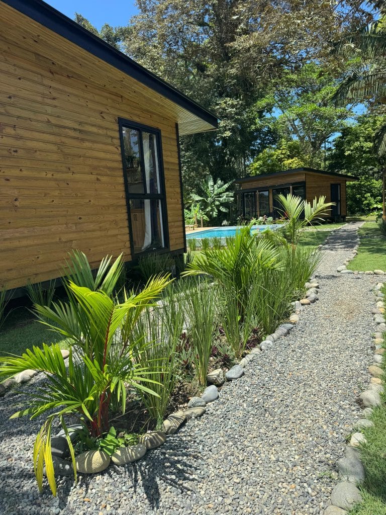 Five-bungalow income property with pool for sale in Big Creek, Bocas del Toro — photo 12