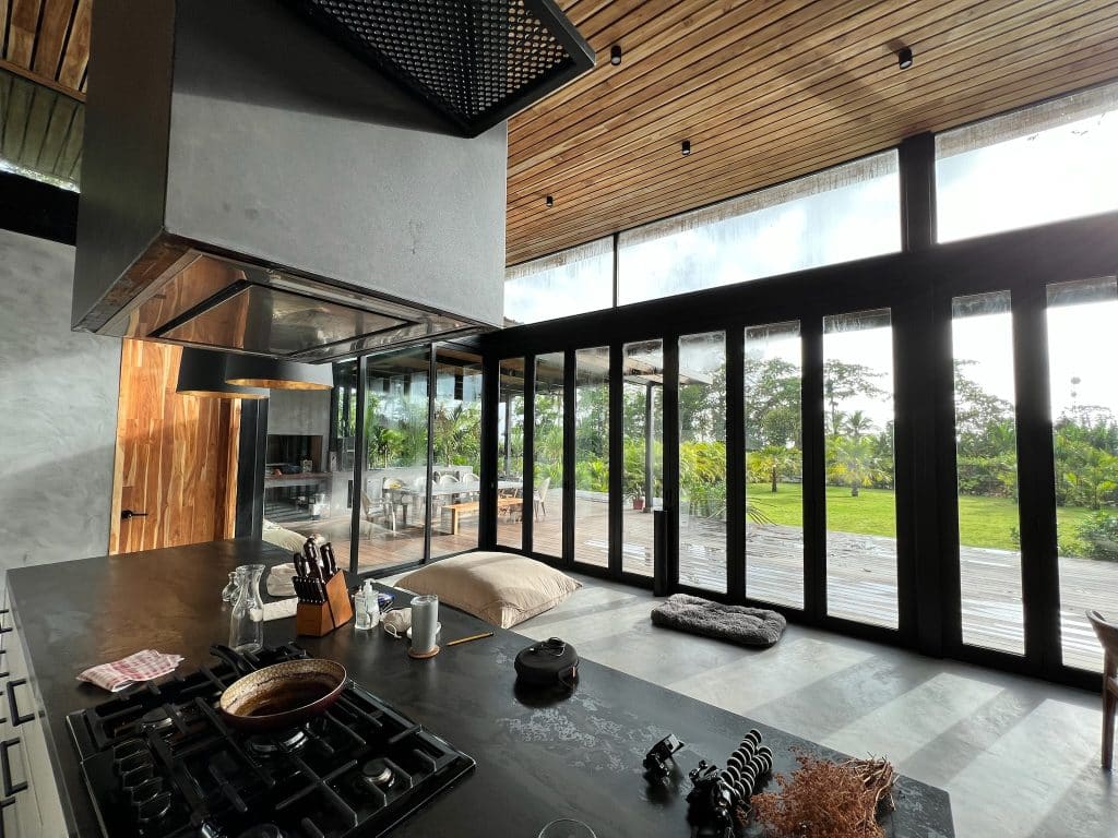 Luxury ocean-view home for sale at Paunch Beach, Isla Colón, Bocas del Toro — photo 27